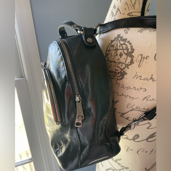 Patricia Nash | Montioni Convertible Backpack | Vintage Patent - Picture 3 of 13